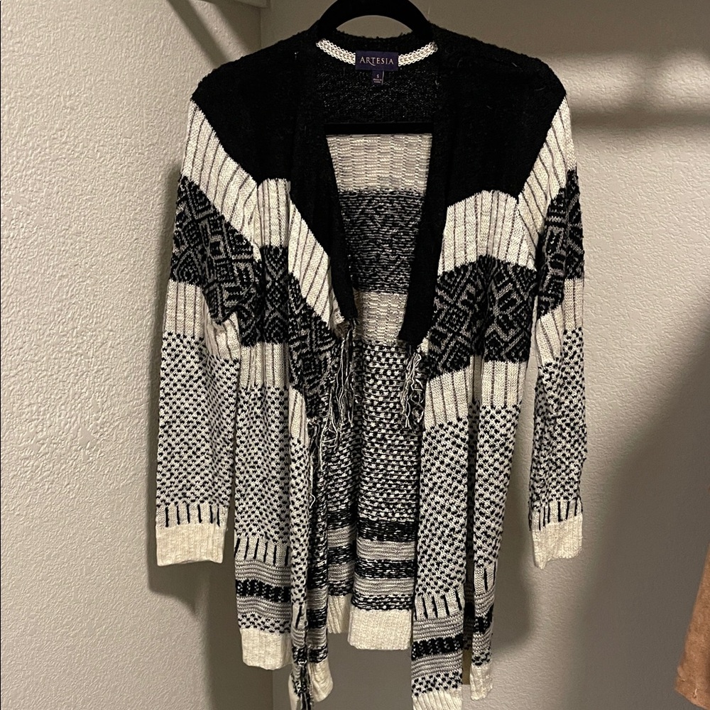 Aritzia Black and Cream Knit Cardigan